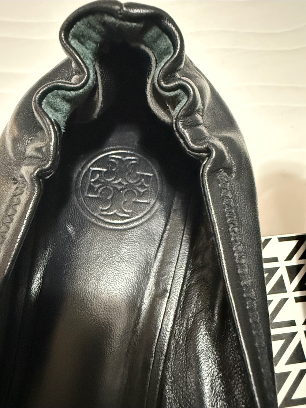 Tory Burch Black Leather Logo Ballet Flats Size 9.5 - Picture 6 of 8